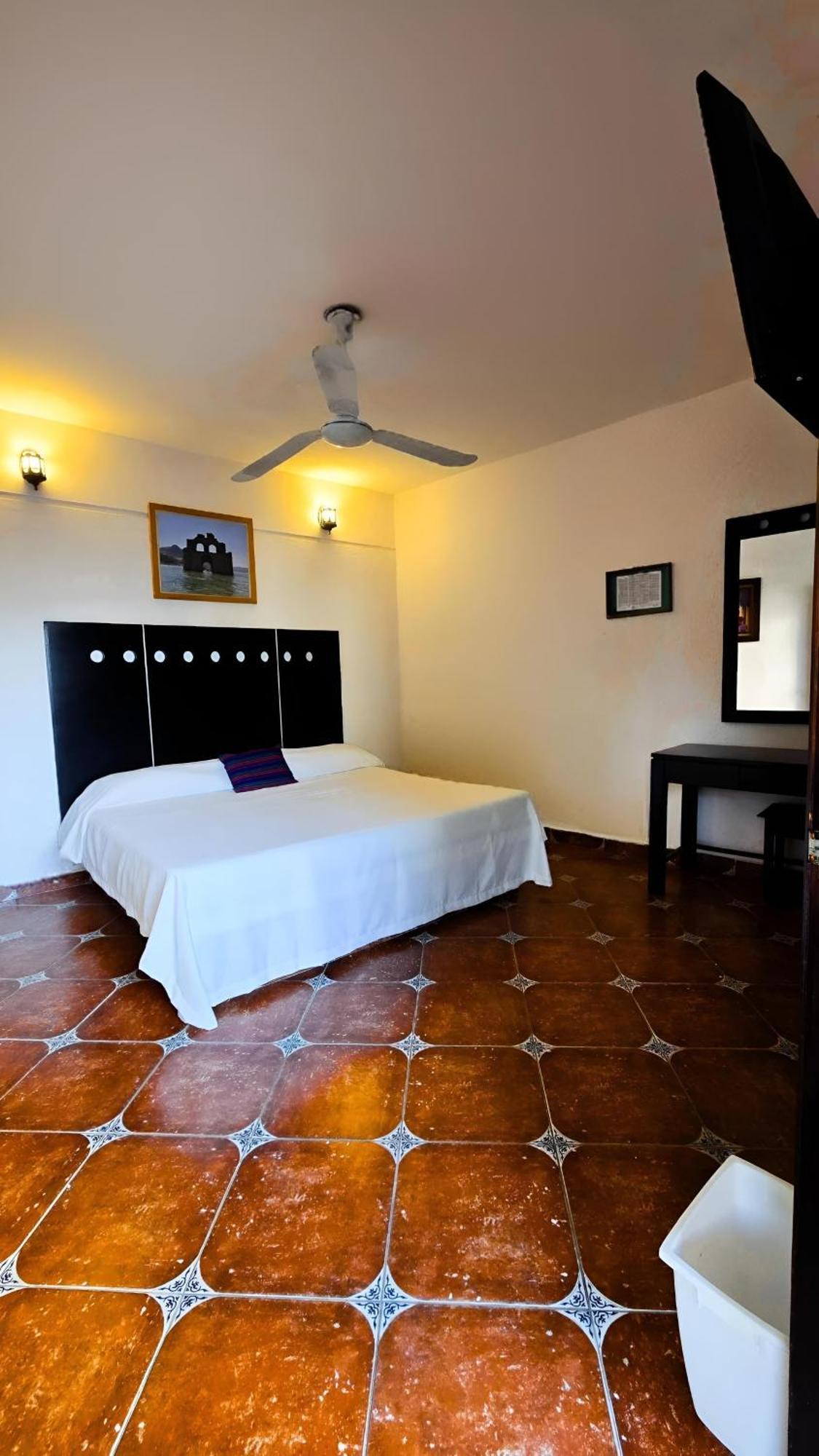 Hotel Villa Esmeralda Тустла-Гутьеррес Экстерьер фото