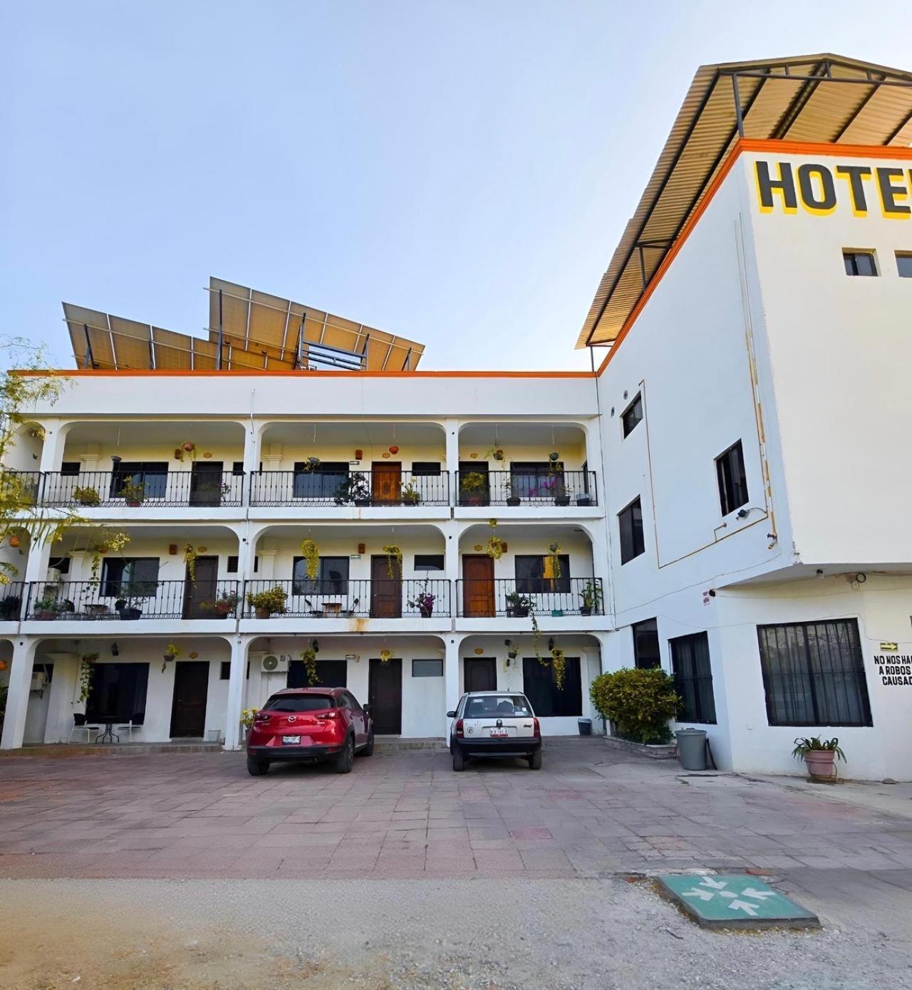 Hotel Villa Esmeralda Тустла-Гутьеррес Экстерьер фото