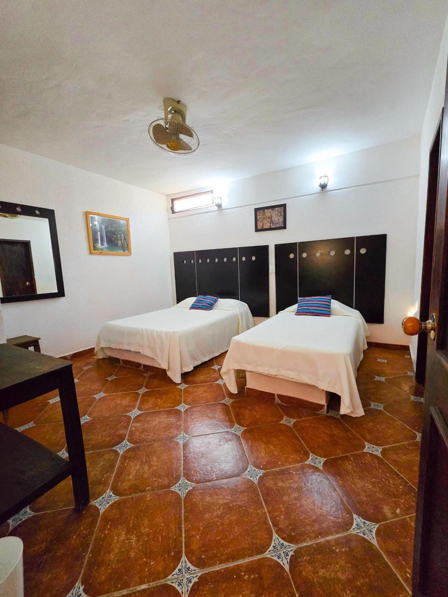 Hotel Villa Esmeralda Тустла-Гутьеррес Экстерьер фото